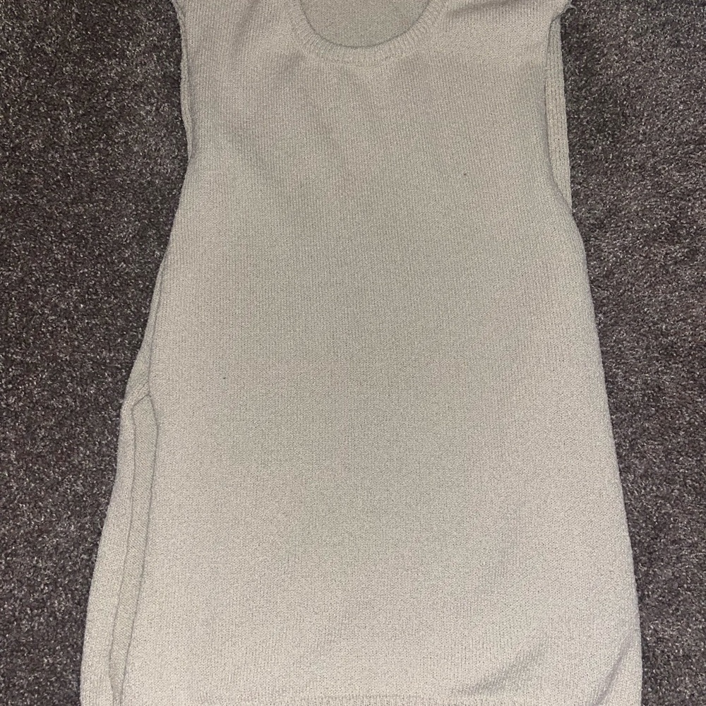 Elegant Gray Sleeveless Top